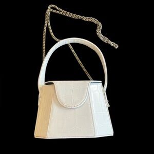 Pretty Little Things WHITE FAUX CROC ANGULAR STRUCTURE CROSS BODY BAG